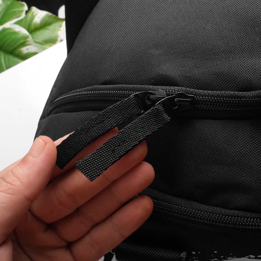 Túi Trống Adidas Medium Ge1237 thiết kế đơn giản, đựng được quần áo. giày dép, dung tích 45L, chống thấm