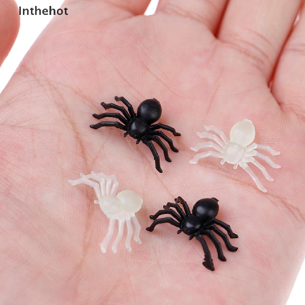 Set 50 / 100 / 200 Nhện Nhựa Trang Trí Halloween