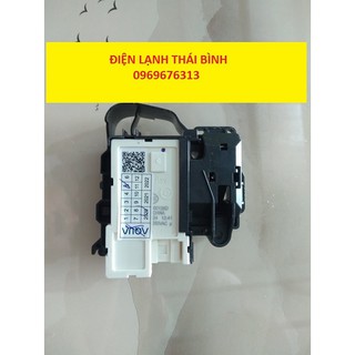 khoá cửa máy giặt sanyo aqua