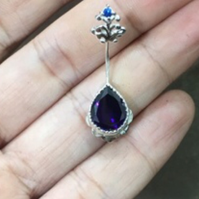 khuyên rốn bạc chuẩn