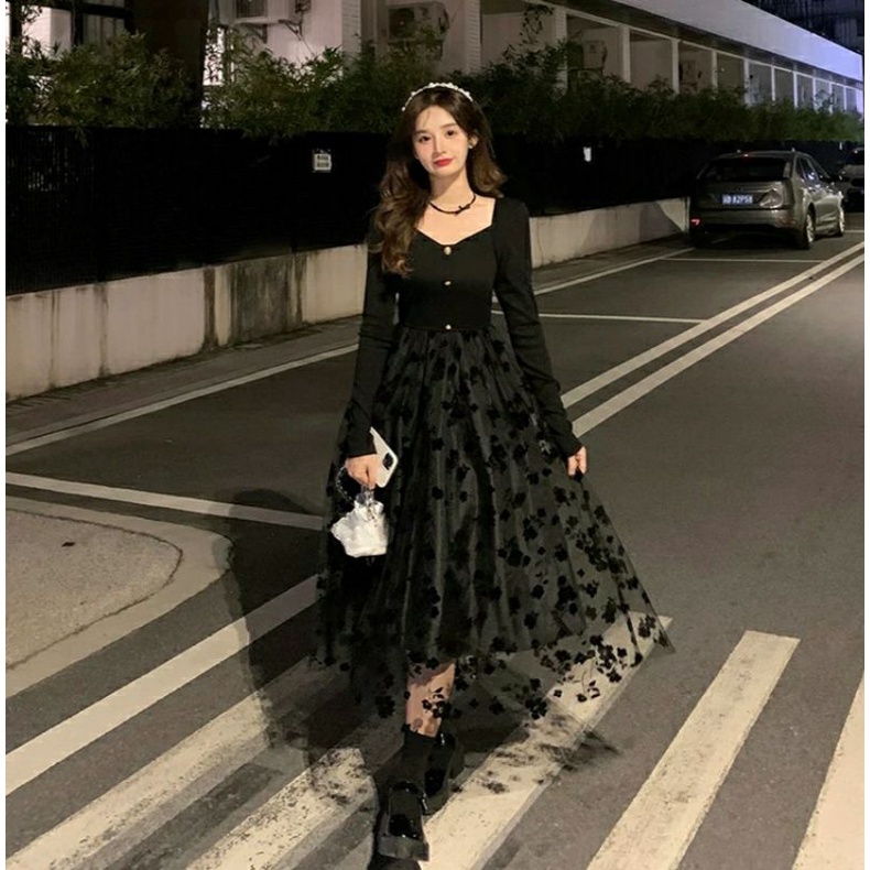 Váy Đen Dáng Xoè Dự Tiệc