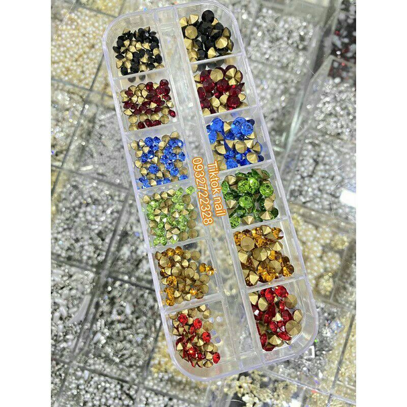 khay đá chân nhọn