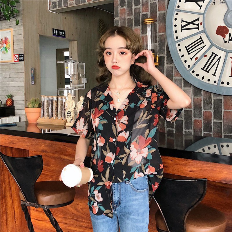 Áo chiffon tay ngắn hoạ tiết in phong cách retro
