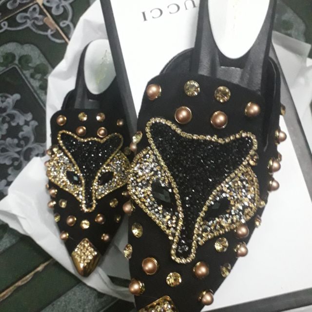 Dép sục cáo đá