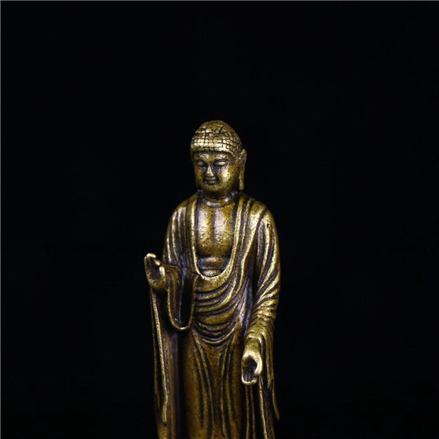 Tượng Tầu: Tôn Phật toạ đài Sen đồng vàng- chế tác: hun giả cổ-