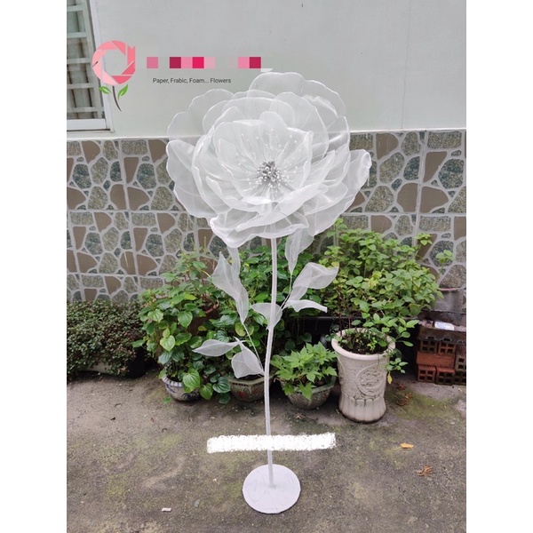 1 cây hoa khổng lồ dùng để decor góc chụp ảnh, trang trí quán, nhà cửa, backdrop, dẫn lối sân khấu,hàng tháo lắp tiệnlợi