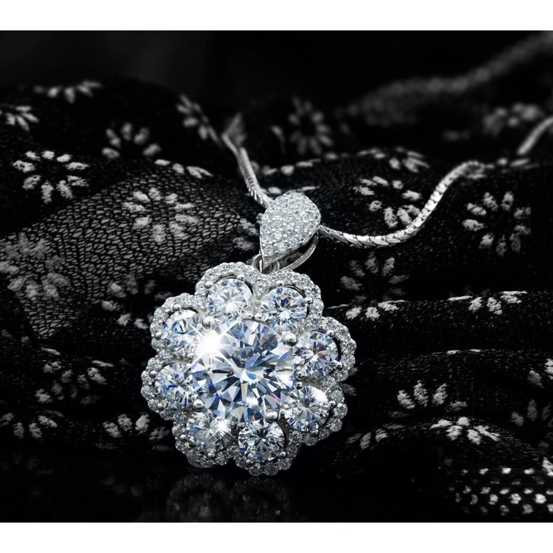 Mặt dây chuyền hoa to gắn đá cz bạc chuẩn hàng sắc sảo Ngọc Mậu