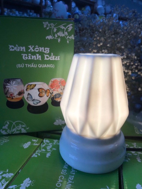 Đèn điện xông tinh dầu dáng kim cương sứ thấu quang Bát Tràng