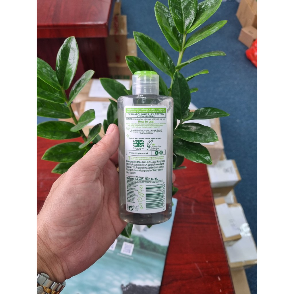 Nước Hoa Hồng Soothing Facial Toner Simple cân bằng ẩm cho da 200ml | BigBuy360 - bigbuy360.vn