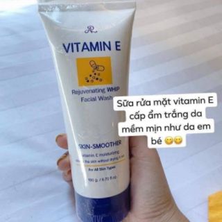 Sửa rửa mặt vitamin e thái lan