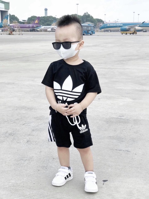 Bộ adidas kid ba lá đen bé trai