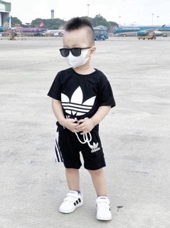Bộ ba lá đen bé trai