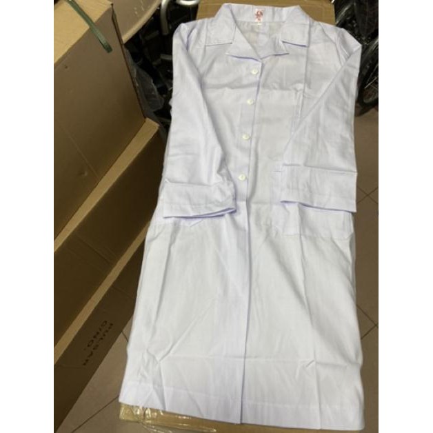 Áo blouse bác sĩ dáng dài