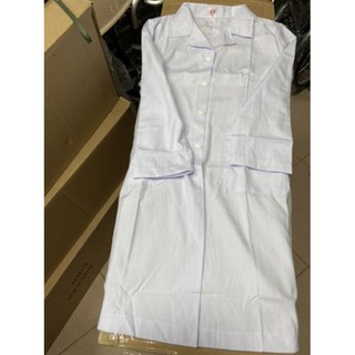 Áo blouse bác sĩ dáng dài