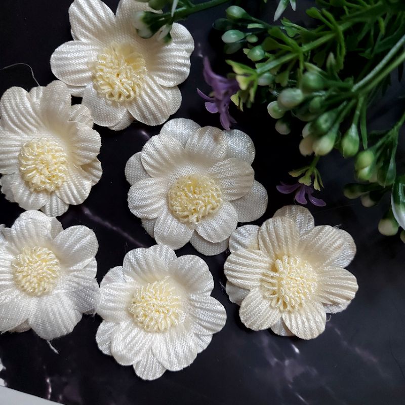 Hoa trang trí thủ công , size 4cm