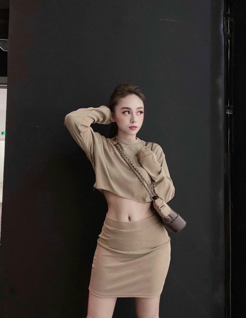 [ Mã FAMAYWA2 giảm 10K đơn 50K] Set áo croptop dài tay + chân váy. | BigBuy360 - bigbuy360.vn