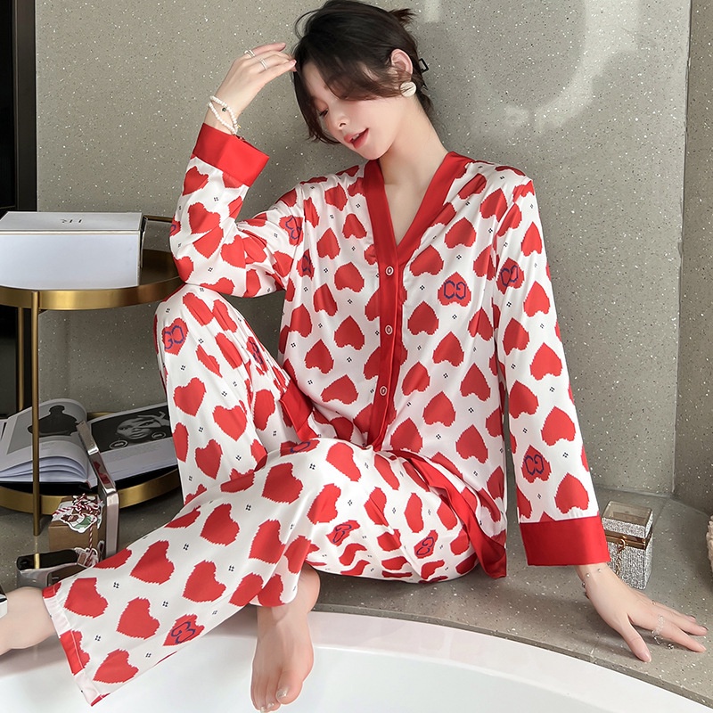 Bộ đồ ngủ giả lụa mỏng tay dài in họa tiết trái tim xinh xắn thời trang cho nữ 2022