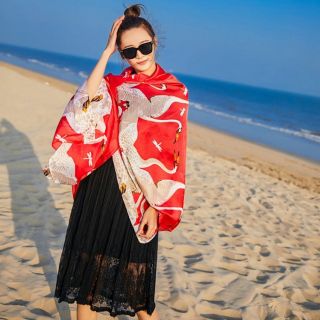 Khăn choàng rộng đi biển