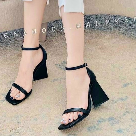 SẴN: Sandal 9f gót tam giác