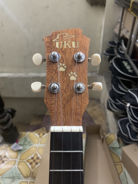 ĐÀN UKULELE CONCERT GỖ UKU MOEW ADDARIO