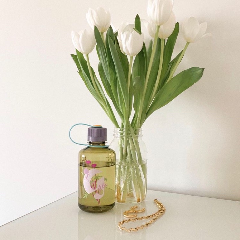 Bình nước Glossier Water Bottle
