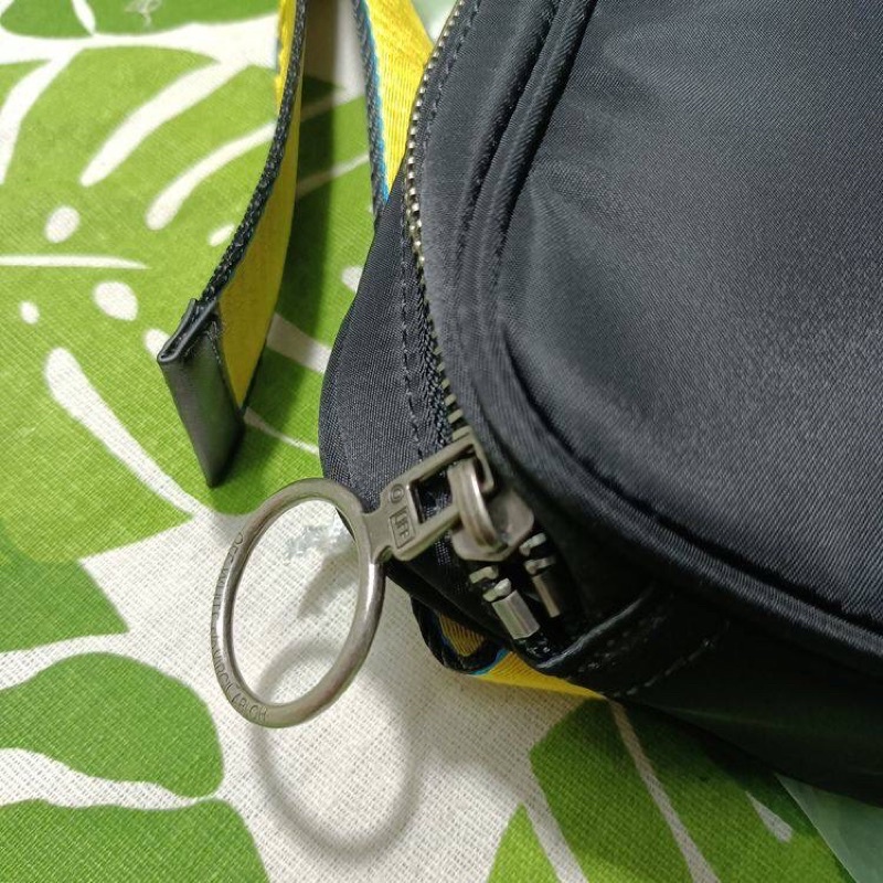Túi đeo chéo Off White zip pocket belt bag ss22