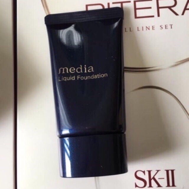 Kem nền Kanebo Media Liquid Foundation