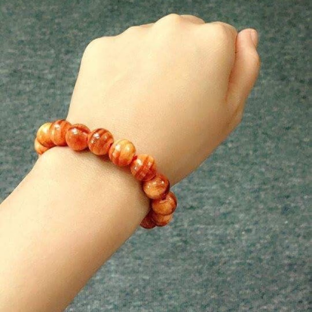 Vòng tay huyết long