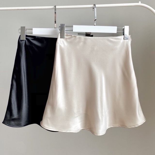 Chân váy ngắn xoè a