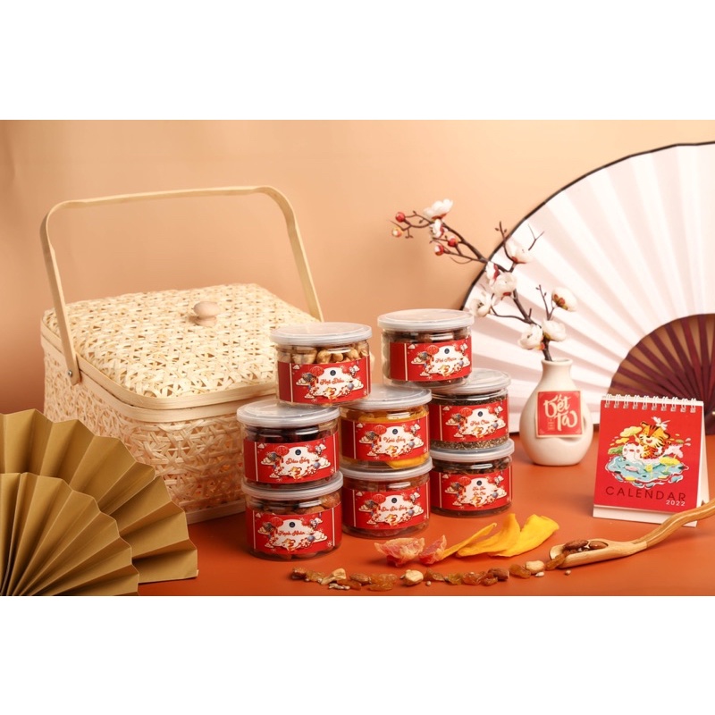 Quà tặng tết 2022 set quà Viên Mãn 8 món TẶNG kèm 1 bộ lịch để bàn và 20 bao lì xì (set 4) | BigBuy360 - bigbuy360.vn