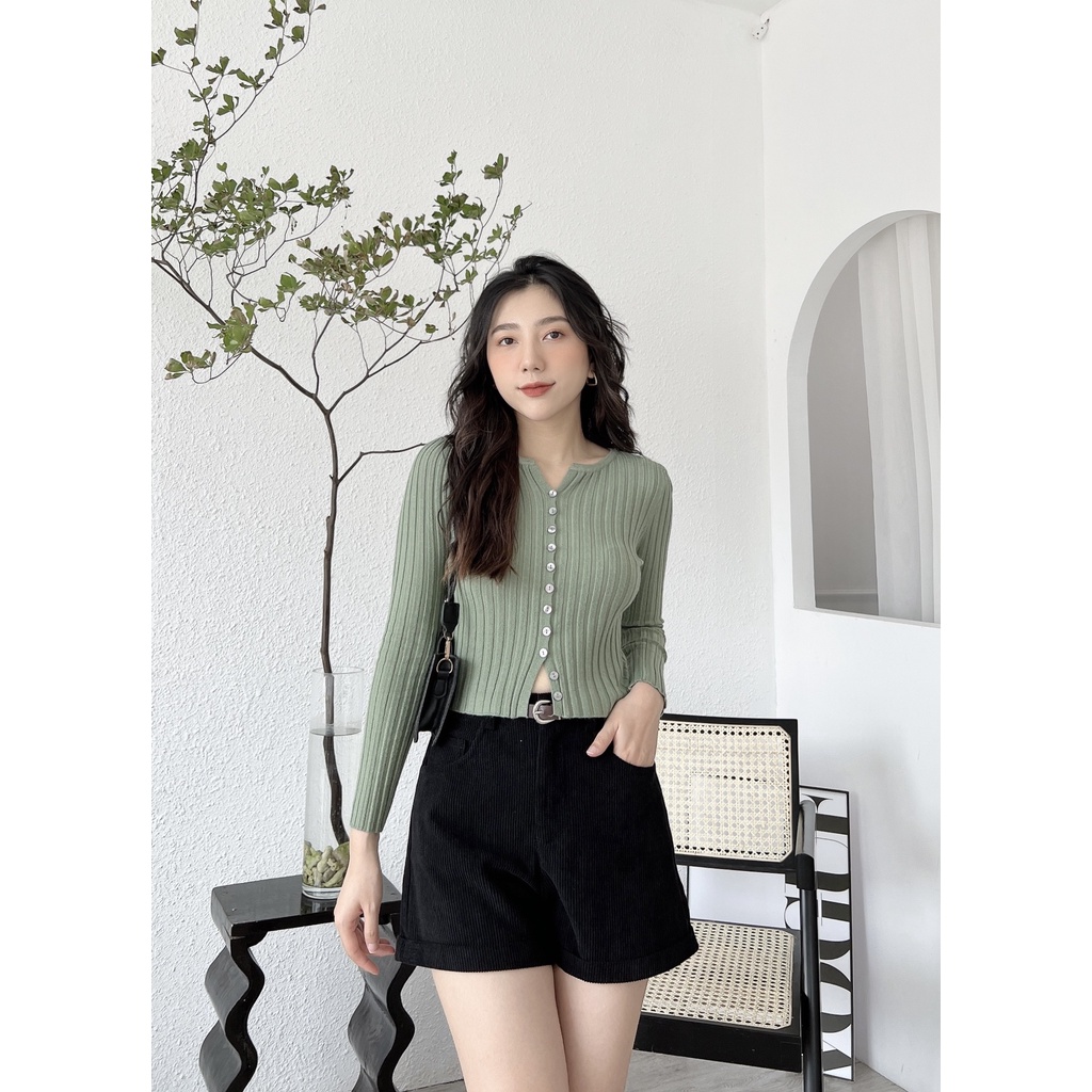 ÁO LEN GÂN KHUY XẺ GIỮA