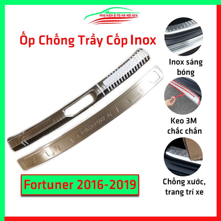 Ốp chống trầy cốp Toyota Fortuner 2017-2020 inox sáng bóng