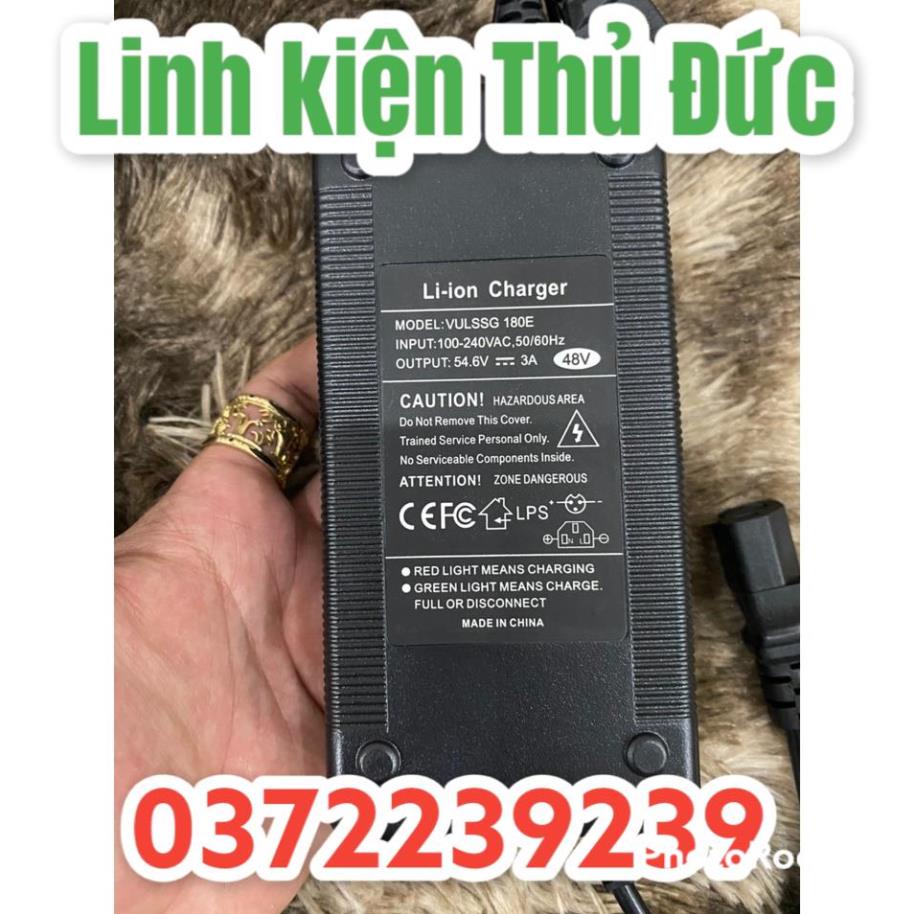 Lktd BN. Sạc xe điện 13S 48V  dùng cho pin Li-ion 3.7V, có đèn báo đầy và có quạt tản nhiệt.