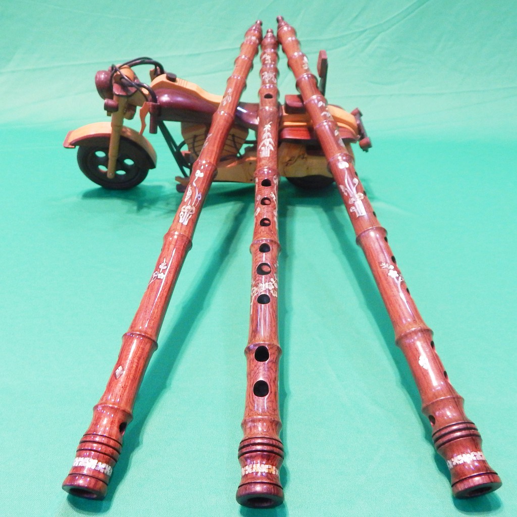 Sáo gỗ Cẩm lai cẩn ốc D5 (Rê cao) Trần Trung