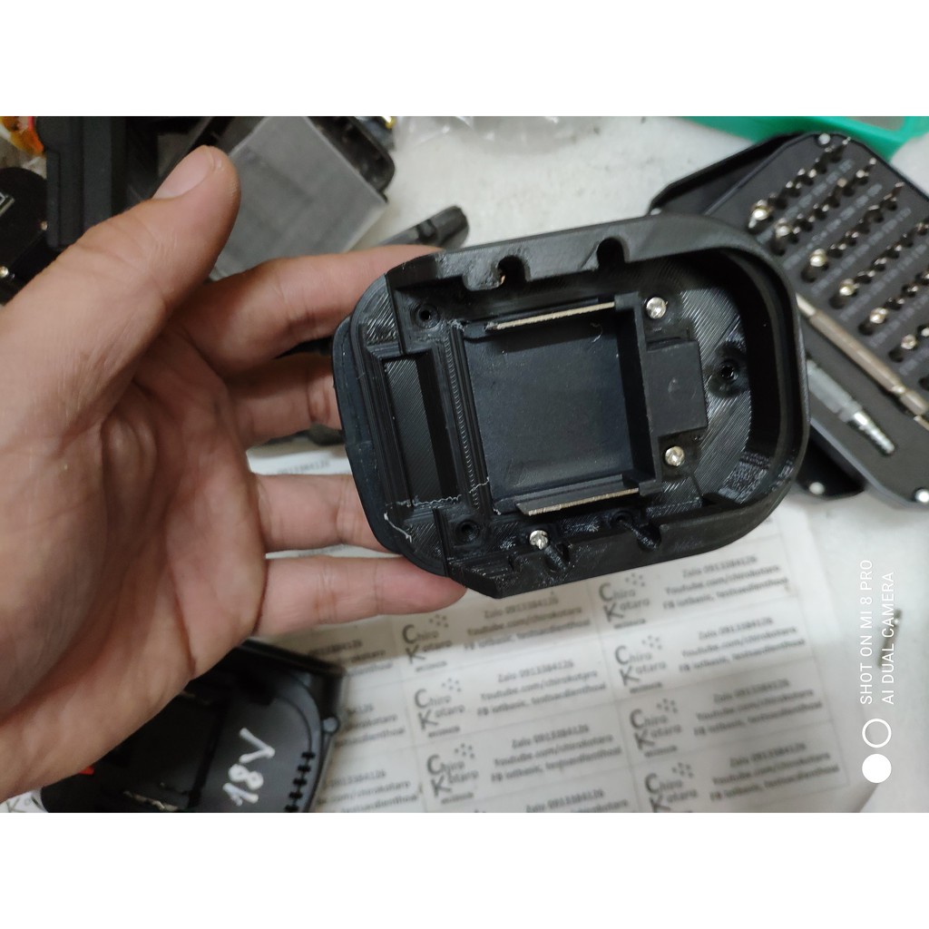 Đế chuyển pin máy khoan, vit WORX 20V  sang dùng hộp pin cài Makita