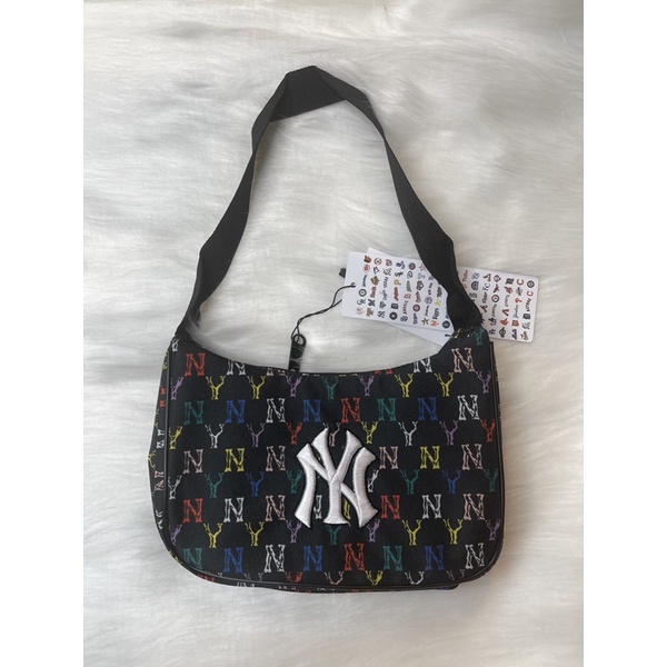 Túi xách nữ NY Monogram Hobo black
