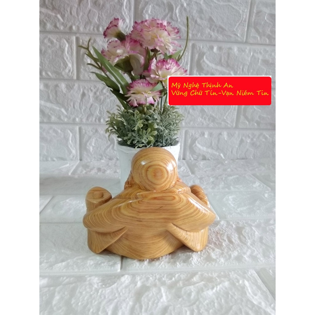 Tượng Phật Di Lặc ngồi cầm vàng để tabo xe hơi gỗ pơ mu PMN10