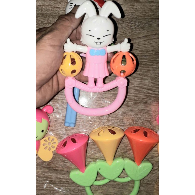 Sét 5 món lắc nhạc_lục lạc bằng nhựa cho bé