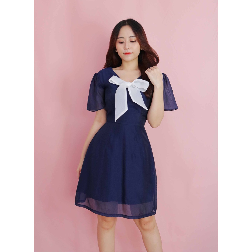Đầm dự tiệc sang trọng xanh đen xinh thiết kế thanh lịch cổ v chữ a tay ngắn phối nơ trắng eo tôn dáng – Lux W