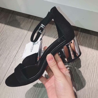 Giày bershka