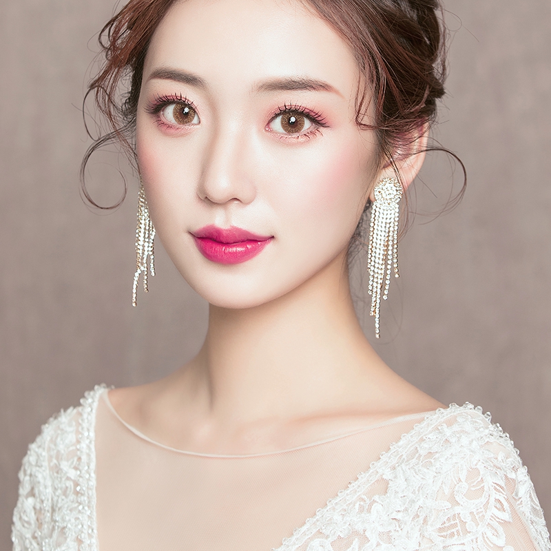 Hoa tai dáng dài đính pha lê thời trang cho cô dâu