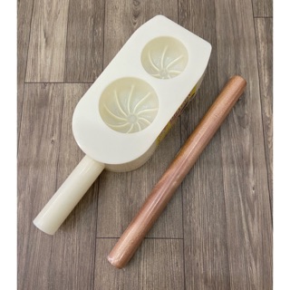 Combo Khuôn Làm Bánh Bao 2 Cở 6cm & 7,5cm Và Cán Lăn Bột Gỗ