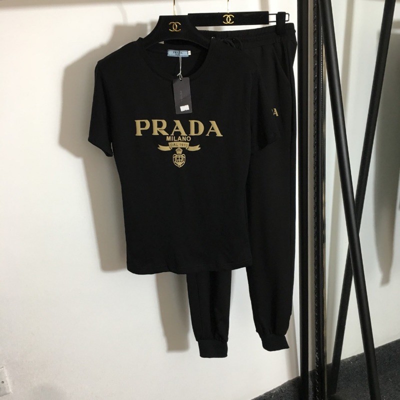 Bộ thể thao nữ áo thun tay ngắn kết hợp với quần dài ống rộng thương hiệu Prada cao cấp