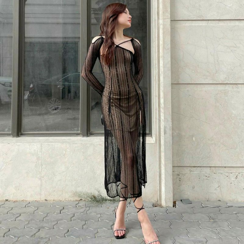 ĐẦM MIDI REN HOA DÂY CHÉO NGỰC KHOÉT VAI XẺ ĐÙI (limited edition)