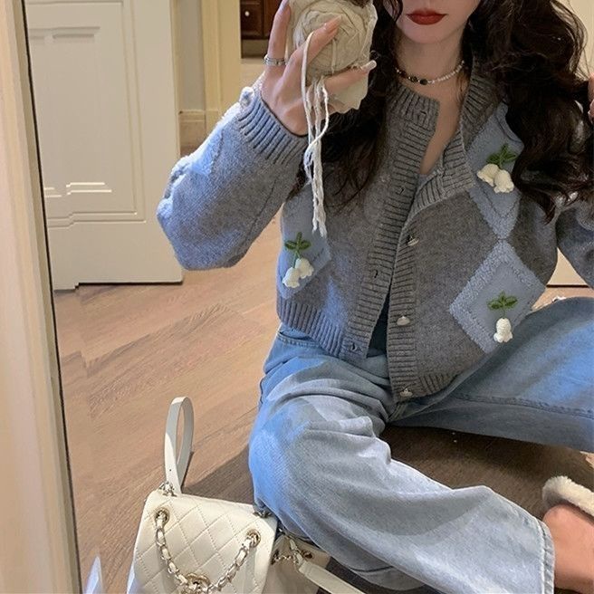 Áo Khoác Cardigan Dệt Kim Thủ Công Dáng Ngắn Họa Tiết Hoa Lily Nhỏ Cho Nữ