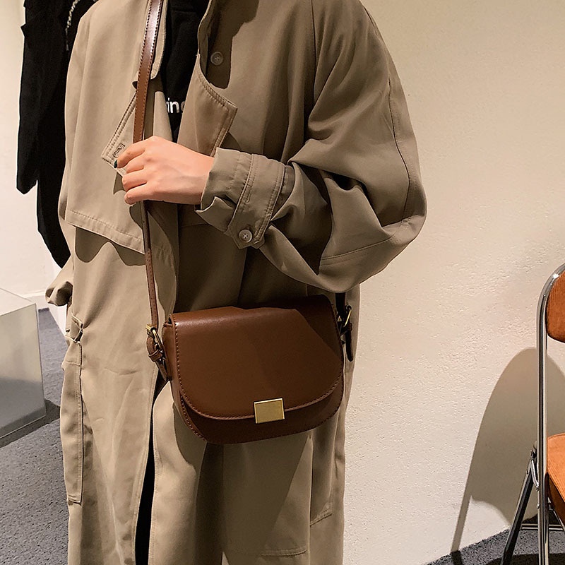 ( SẴN) Túi Da Bán Tròn Túi Xách Nữ Có Thể Điều Chỉnh Dây Túi Phong Cách Đơn Giản Tiện Lợi Dễ Sử Dụng B029