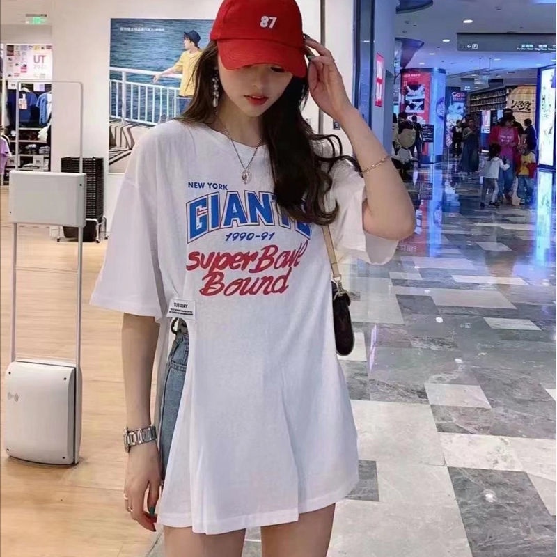 Áo thun dài ngắn tay in chữ xẻ tà dáng rộng phong cách Hàn Quốc thời trang hè năm 2022 mới cho nữ