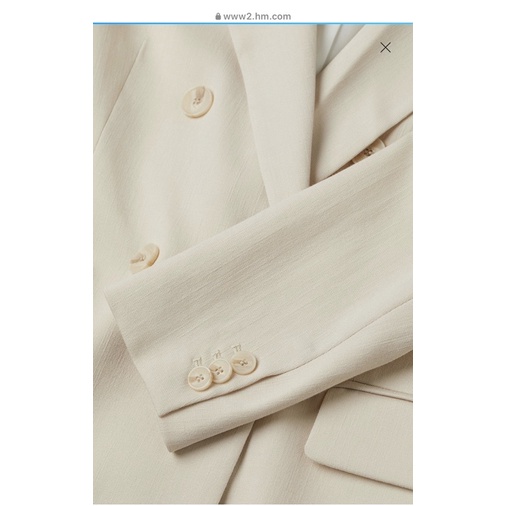 Áo blazer hm. Blazer hm auth nguyên tag . Màu beige có độn vai nhẹ . 💗 | BigBuy360 - bigbuy360.vn