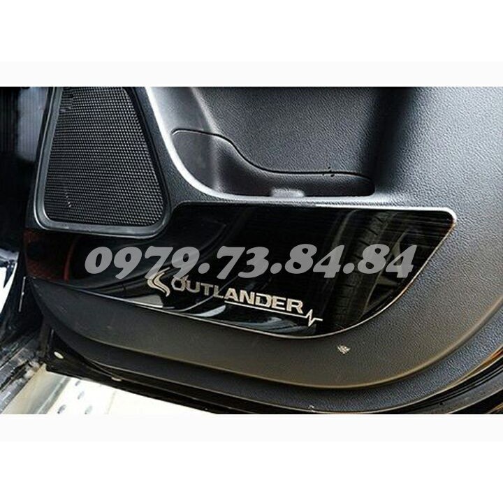 Ốp chống xước Tapli, Táp li cửa Mitsubishi Outlander 2018-2022 - vân titan( hàng cao cấp)