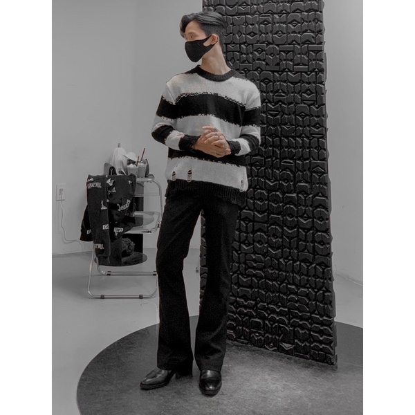 Áo Len Đen trắng Nam nữ rách sọc Ngang Design